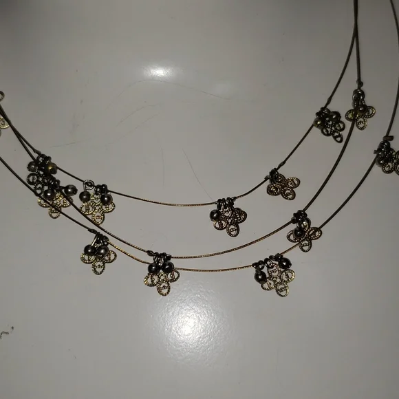 Vintage Gold wire with gold clover necklace 💥 - Picture 2 of 2
